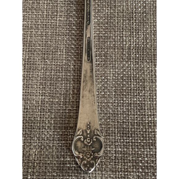 Rogers 1881 Oneida Ltd 1948 Salad Fork Plantation Pattern 6 1/2" Silverplate - Picture 5 of 7